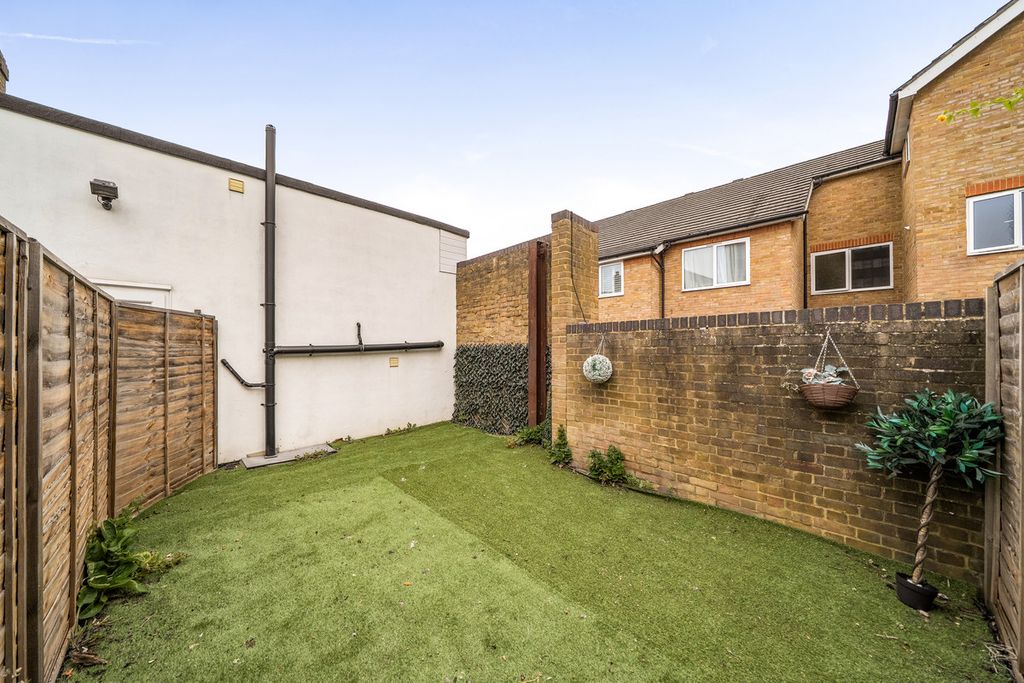 Property photo 3 of 12
