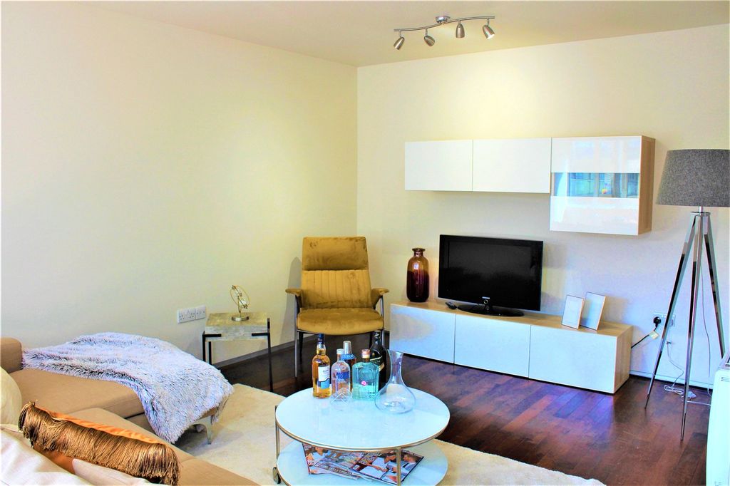 Property photo 1 of 14 Picture No. 27