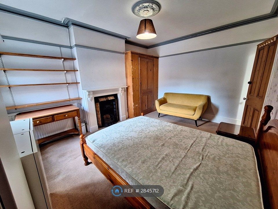 Property photo 1 of 7 Double Bedroom