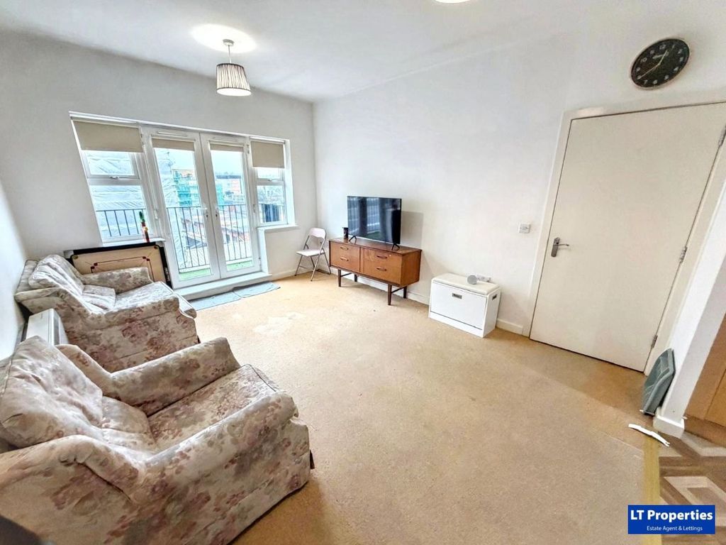 Property photo 2 of 11