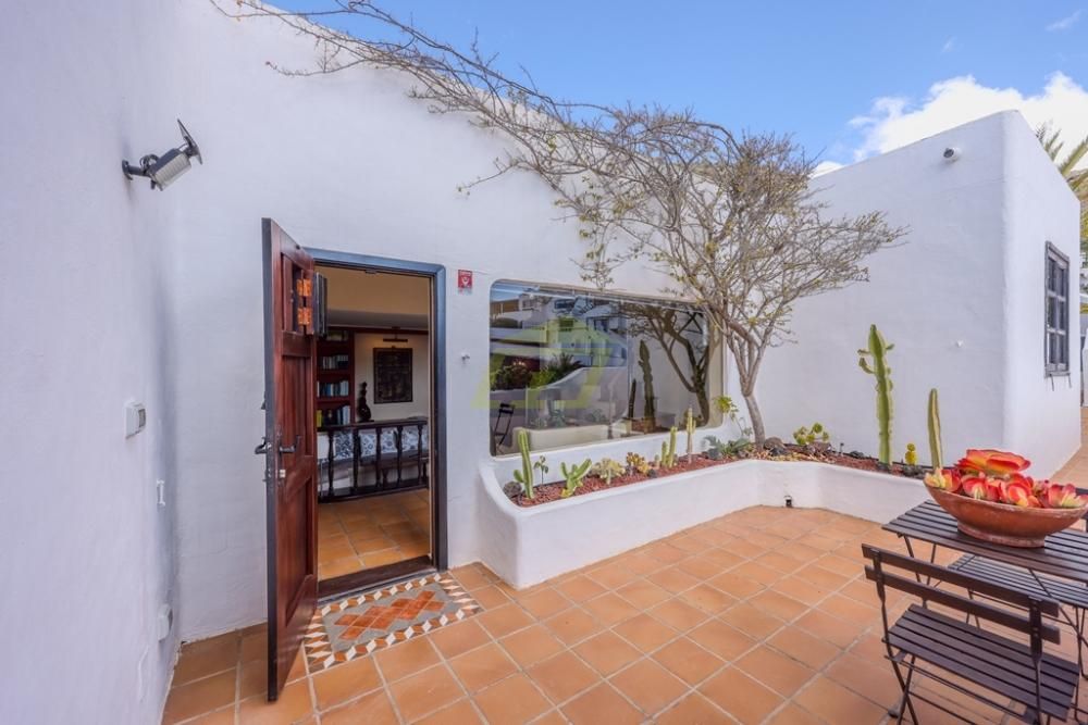 Property photo 2 of 30