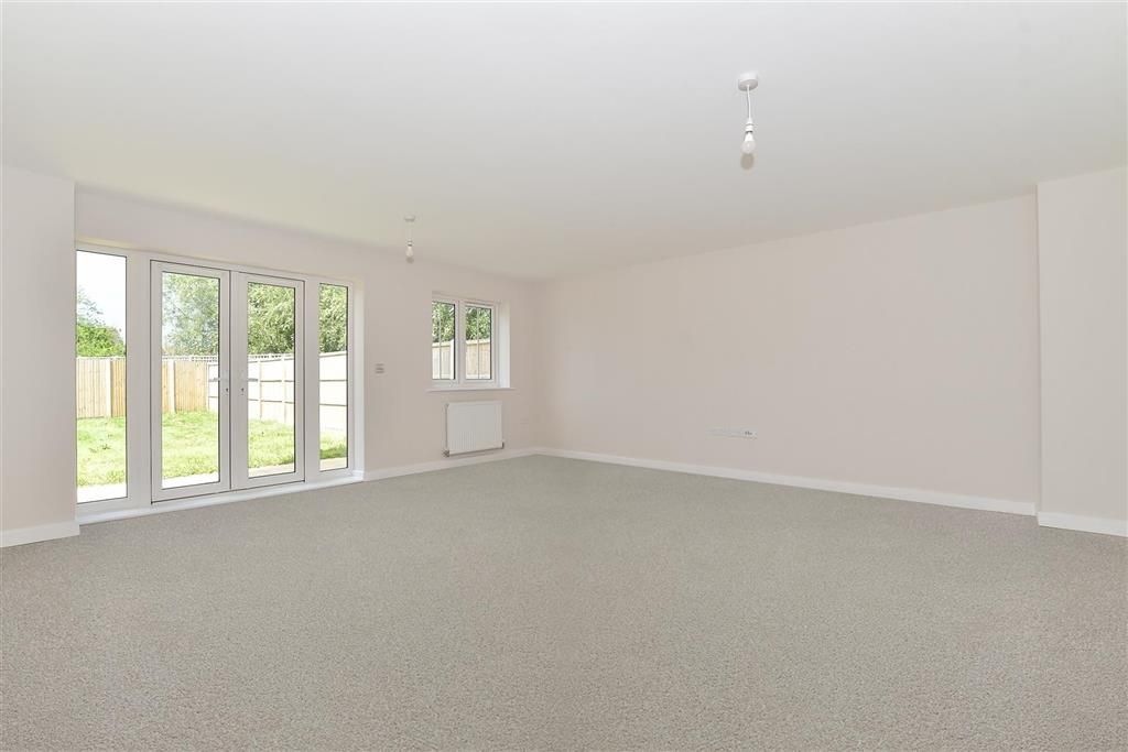 Property photo 1 of 16 Lounge