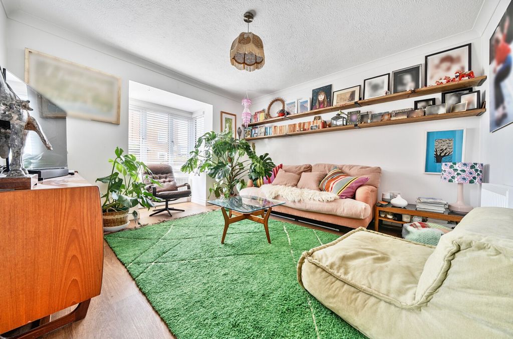 Property photo 2 of 21