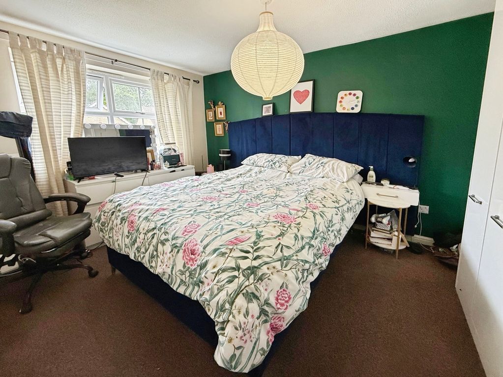 Property photo 2 of 16 Bedroom 2