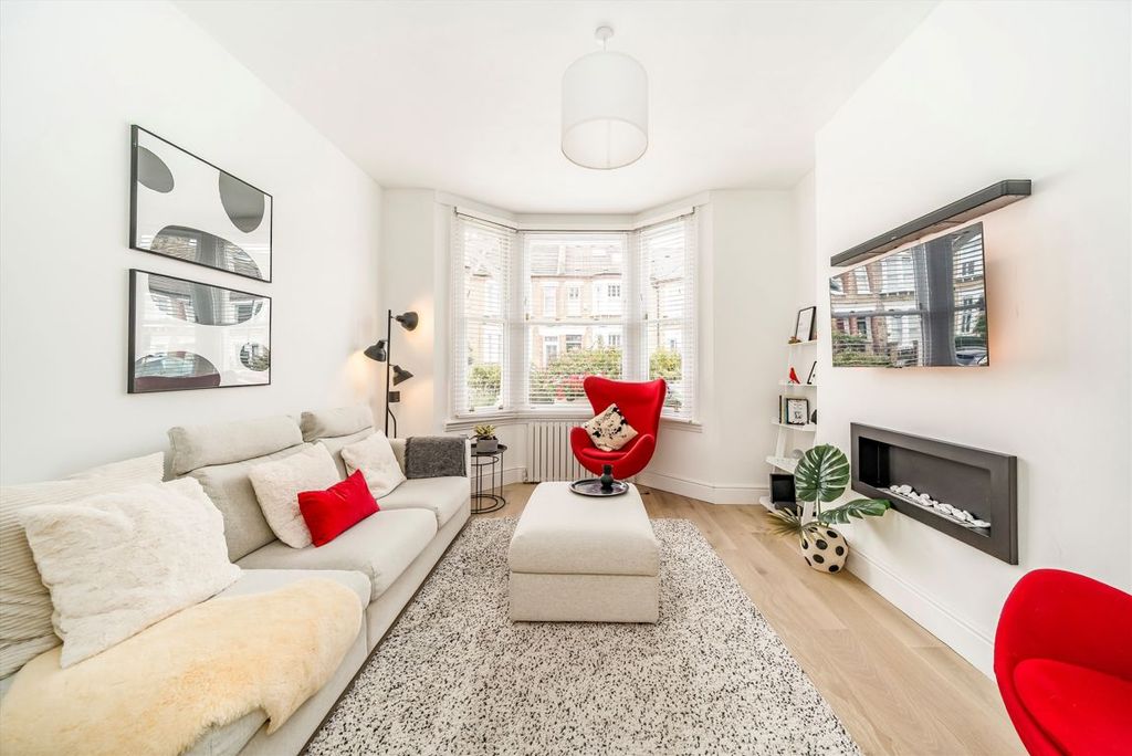 Property photo 2 of 10