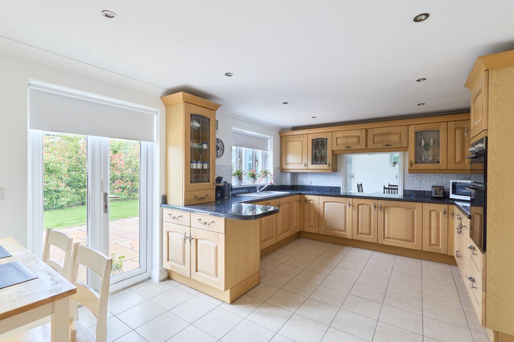 Property photo 2 of 29 41 Hall Barn Road 1606260008