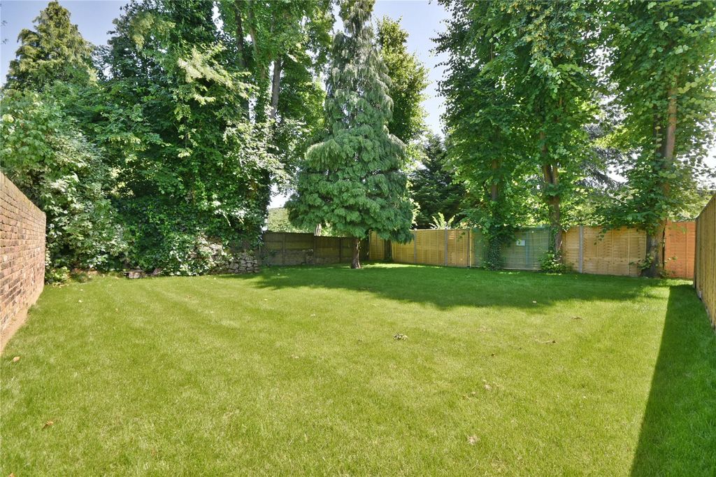 Property photo 2 of 8 Picture No. 16