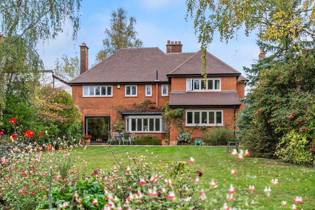 Property photo 3 of 40