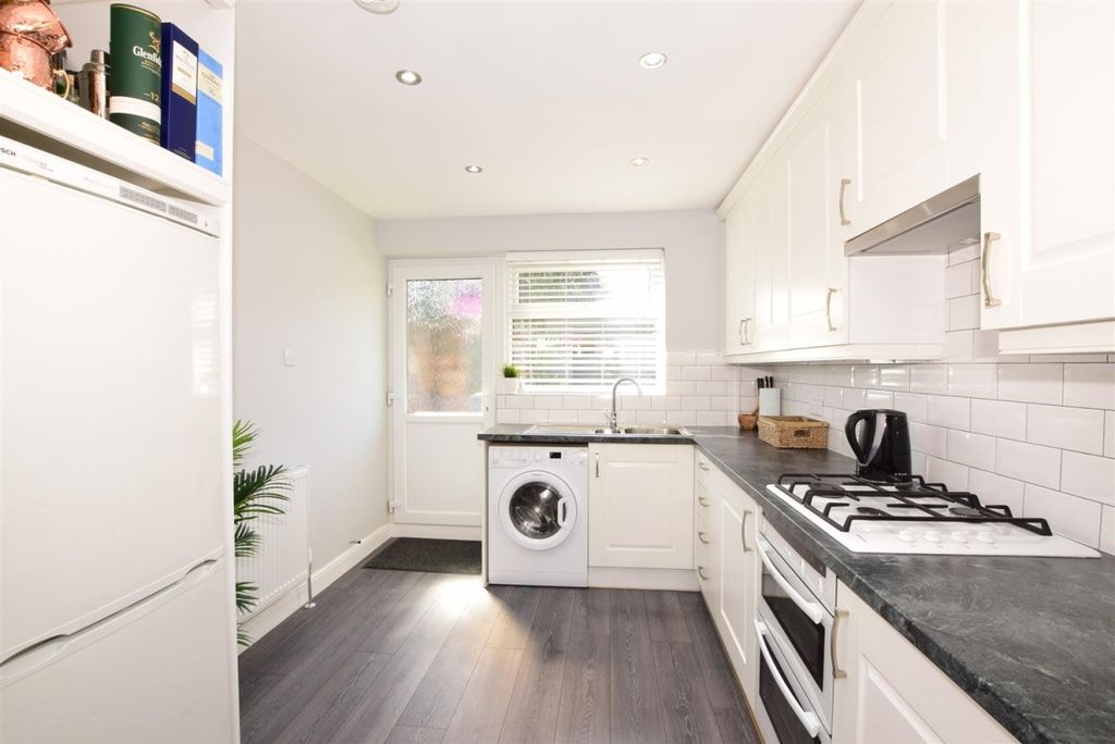 Property photo 2 of 11 Maplehurst Kitchen