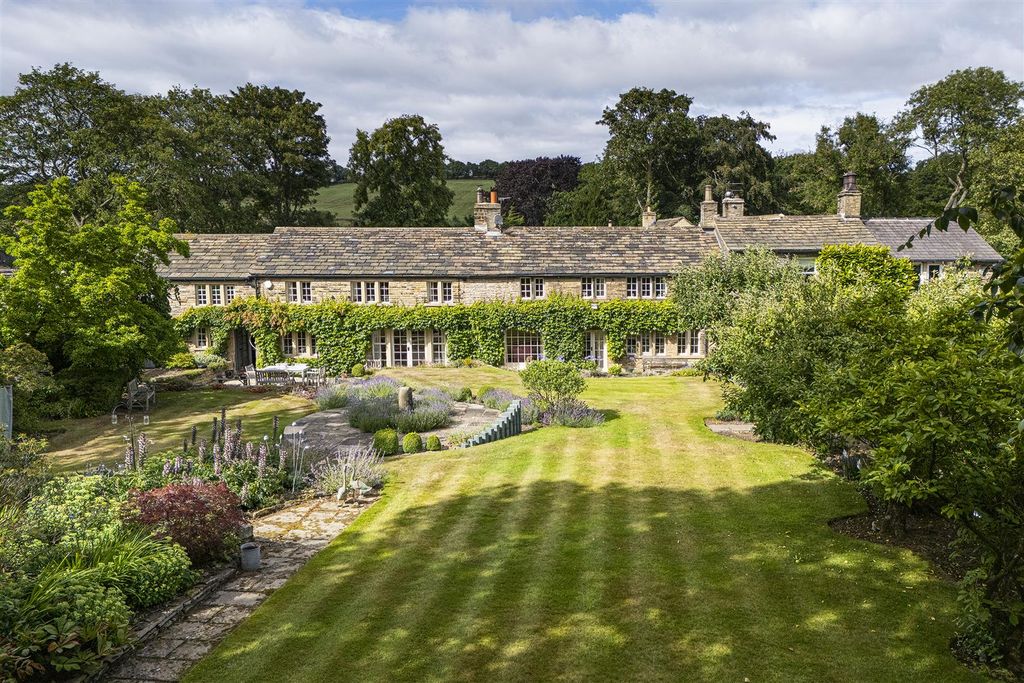 Property photo 1 of 89