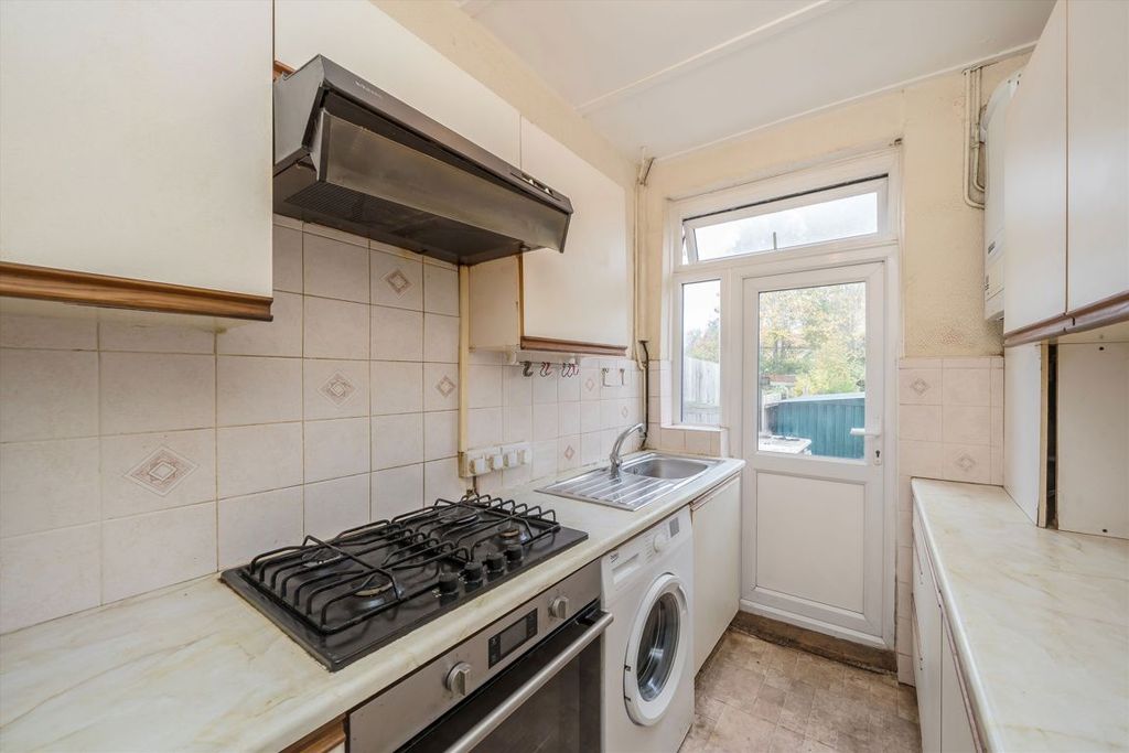 Property photo 3 of 7