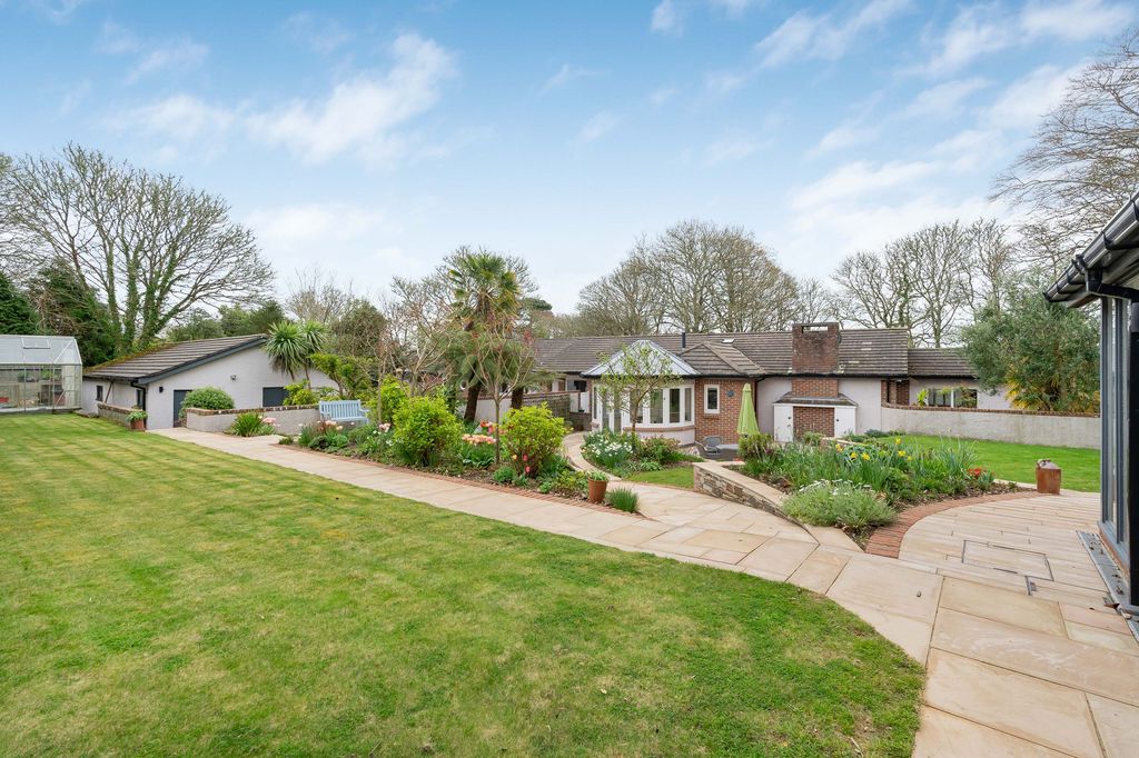 Property photo 2 of 36