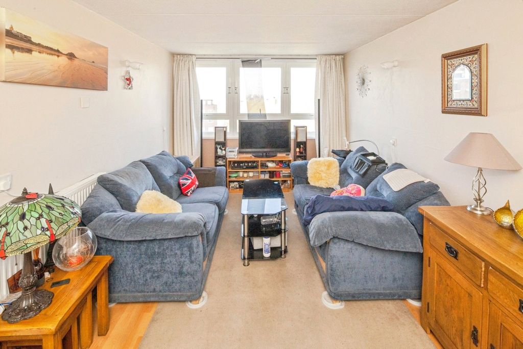 Property photo 3 of 17 Photo