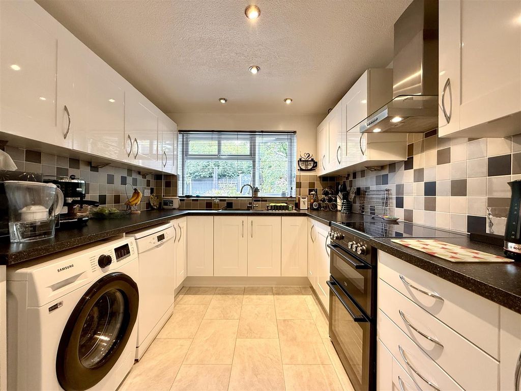 Property photo 3 of 16 3