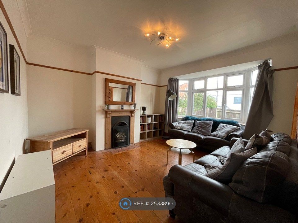 Property photo 3 of 6