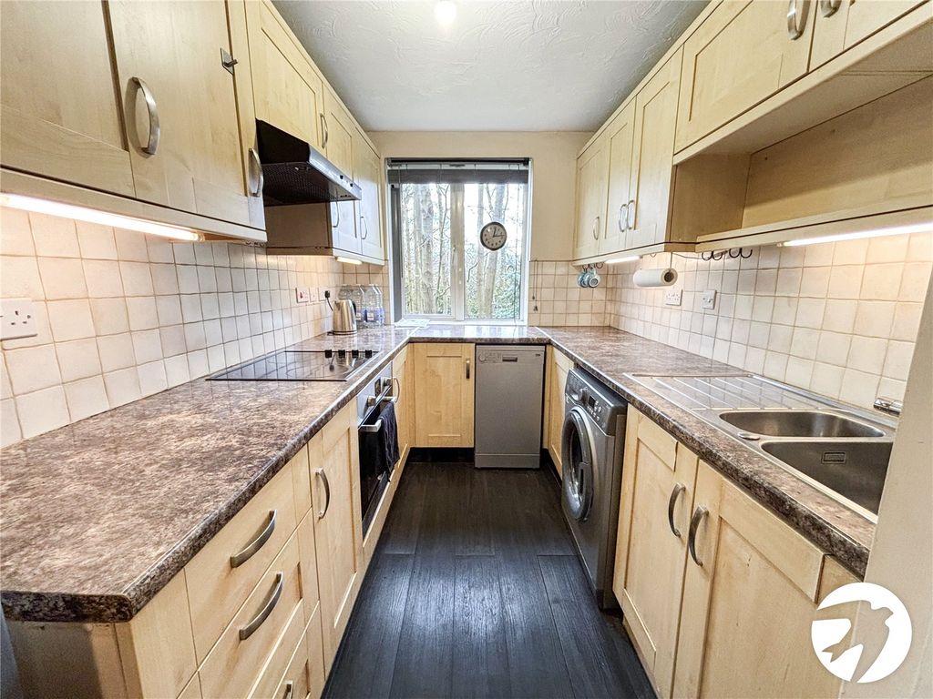 Property photo 3 of 12 Picture 3