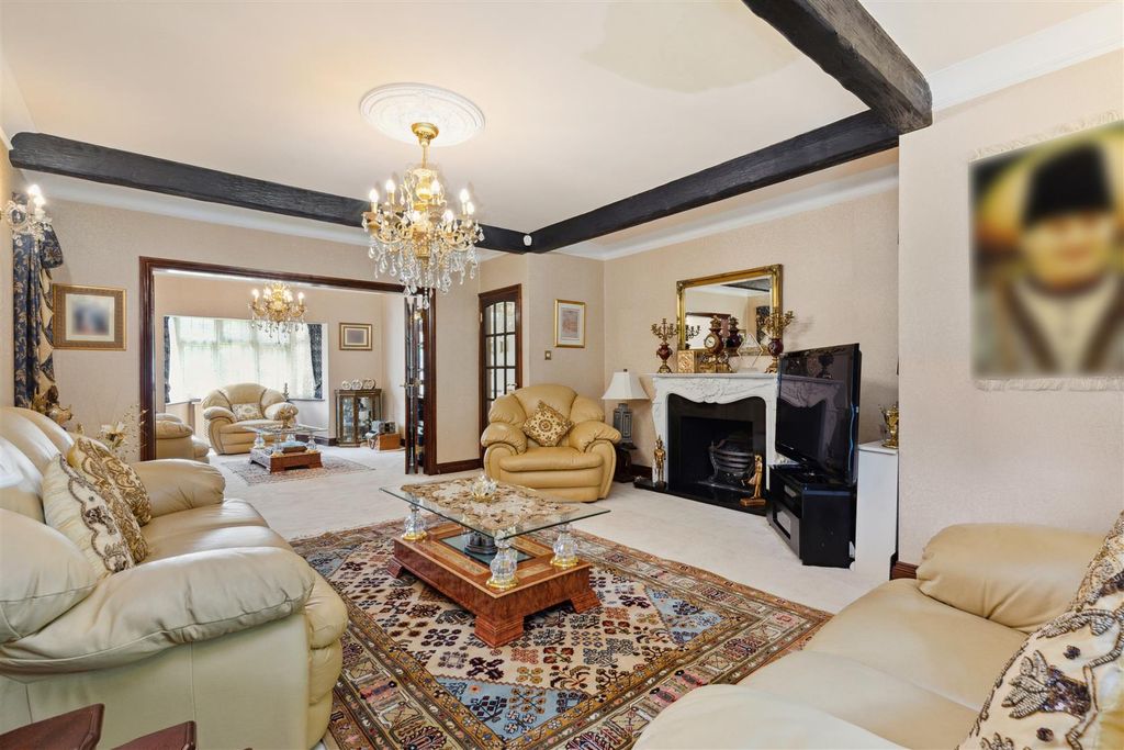 Property photo 3 of 14 0306202516_Sbsm _34 Bellfield Avenue _Ha3 6Sx_005.