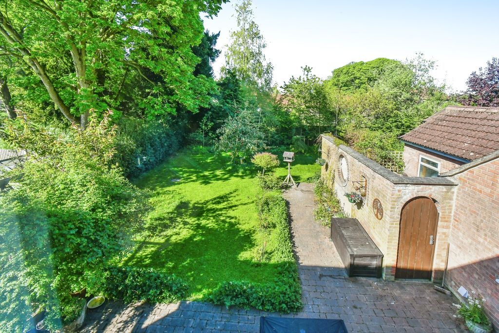 Property photo 1 of 20 Rear Garden