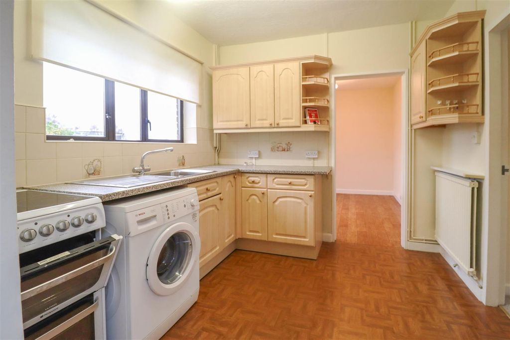 Property photo 2 of 20 Kitchen.Jpg