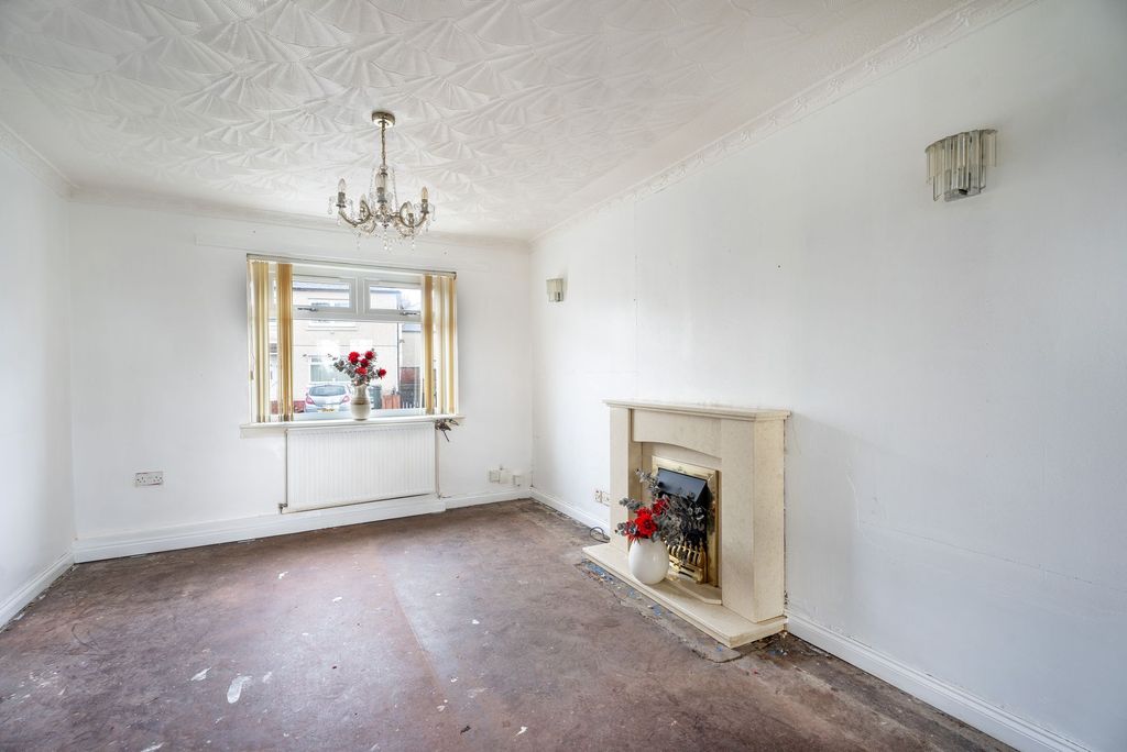 Property photo 3 of 21