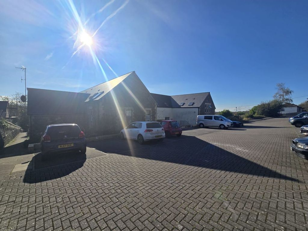 Property photo 3 of 4