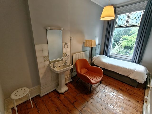 Property photo 1 of 4