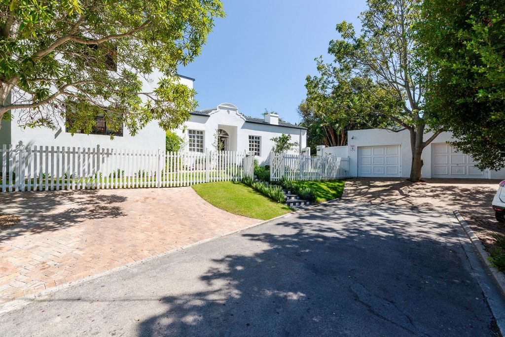 Property photo 2 of 44 Kw1733935