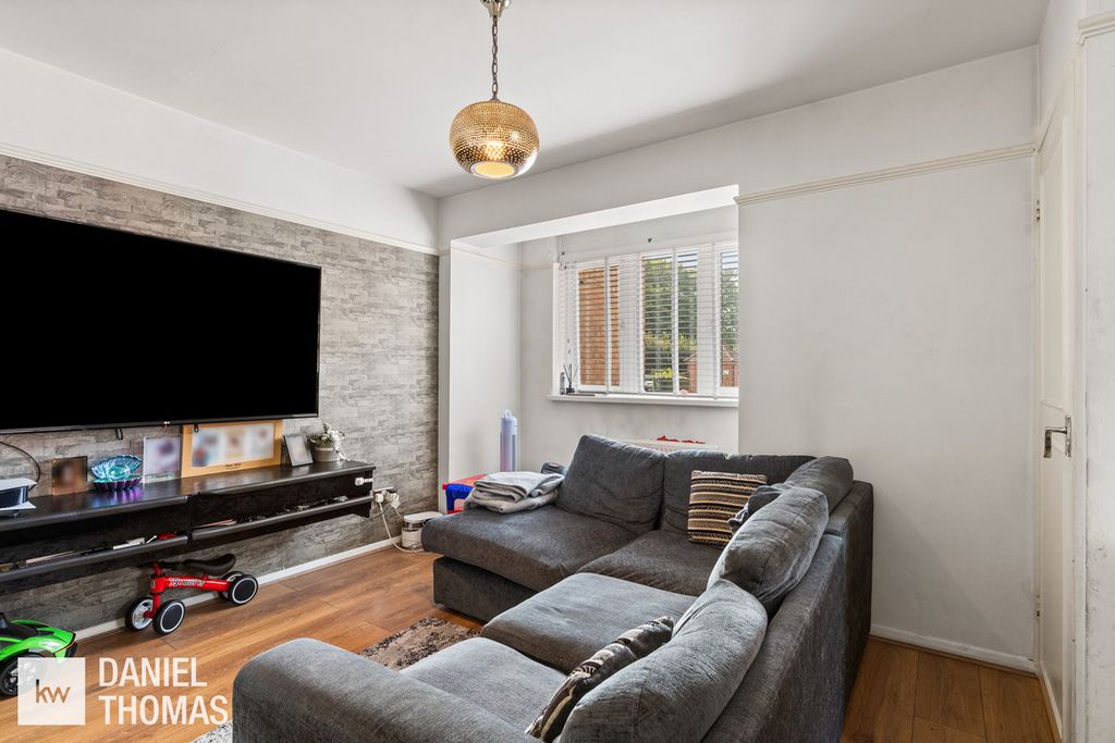 Property photo 3 of 19