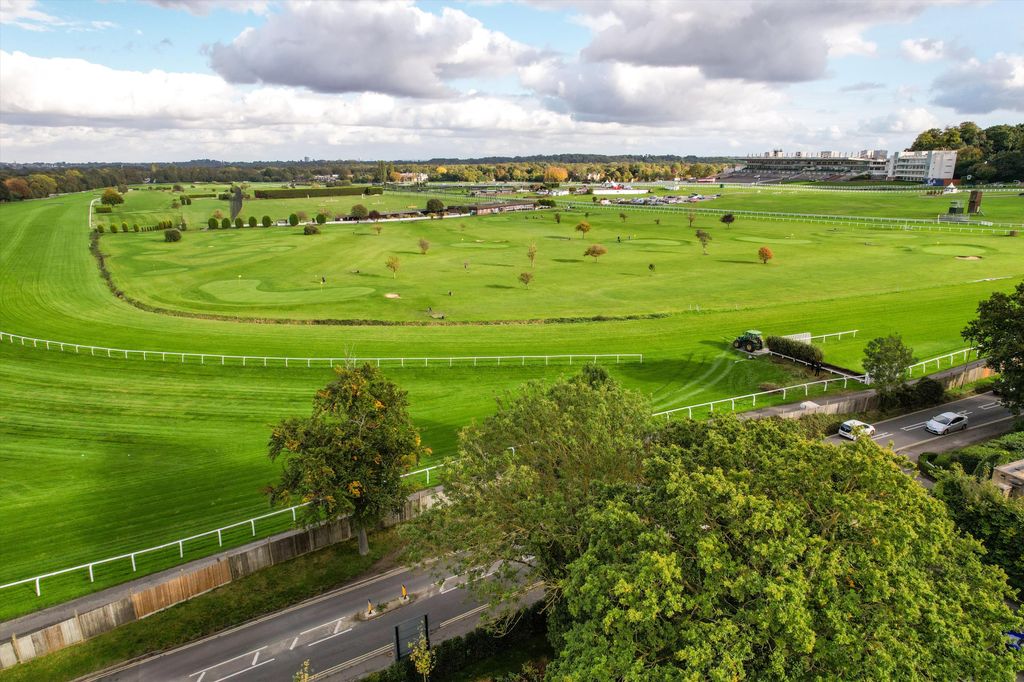 Property photo 2 of 12 Image