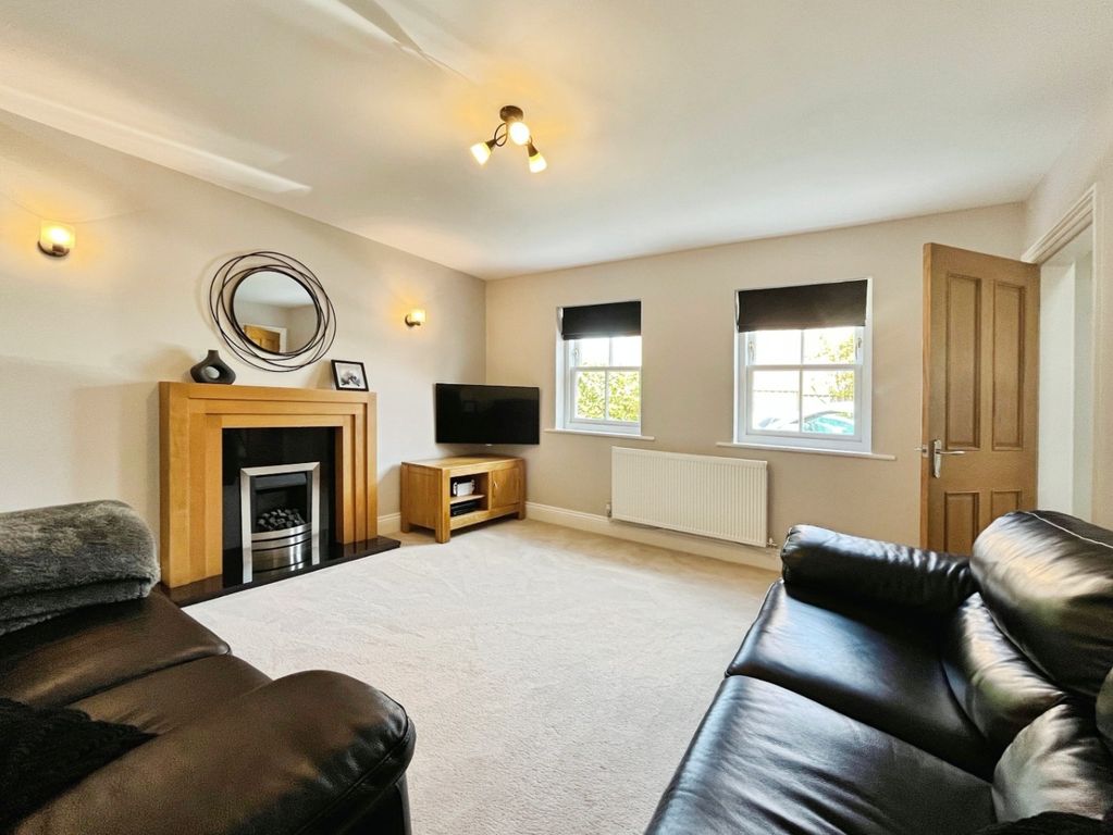 Property photo 2 of 39 4359743