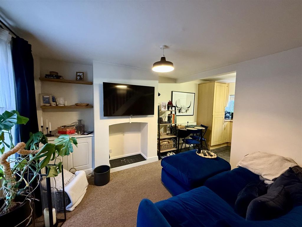 Property photo 2 of 10 Living Room