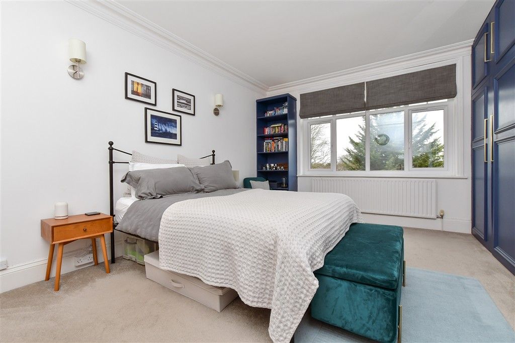 Property photo 1 of 14 Bedroom