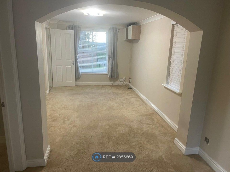 Property photo 3 of 24