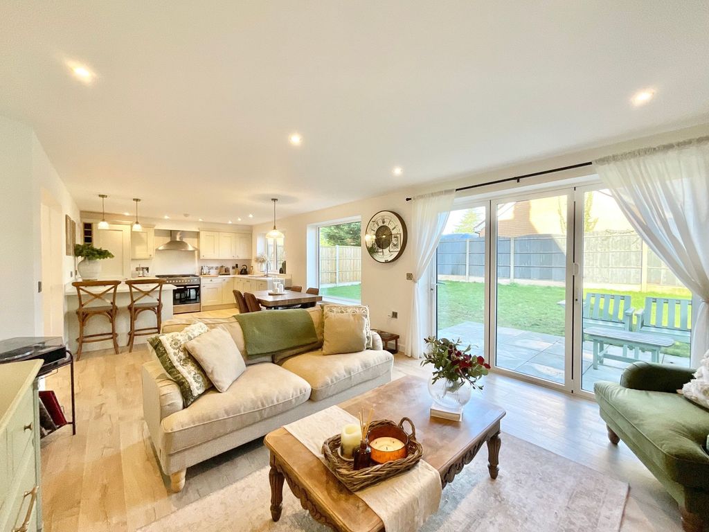 Property photo 3 of 31