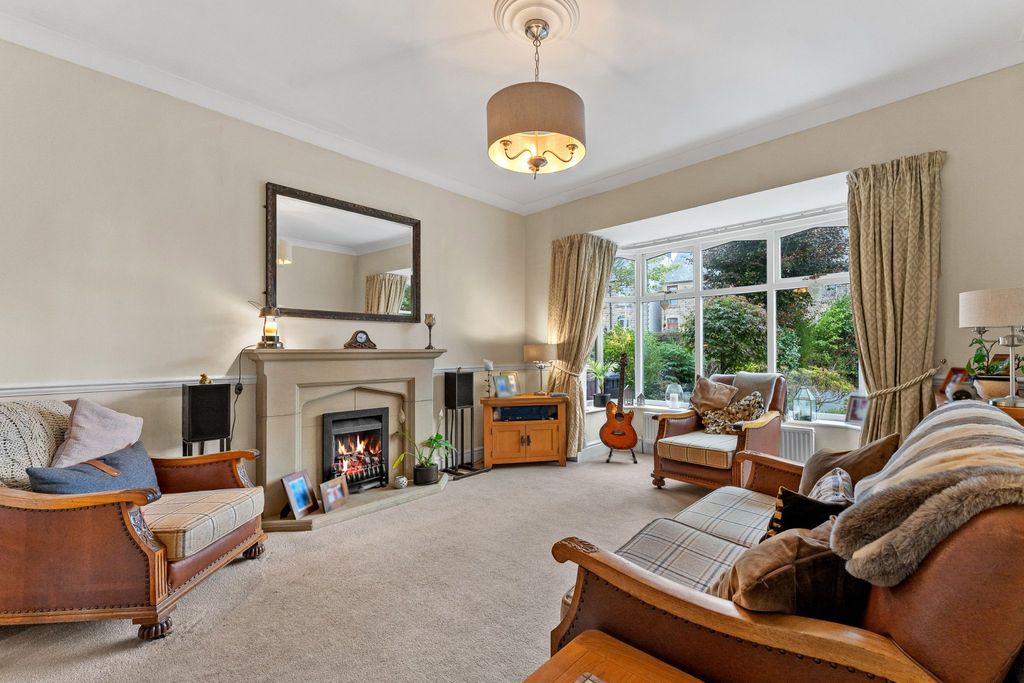 Property photo 3 of 45 Photograph 7