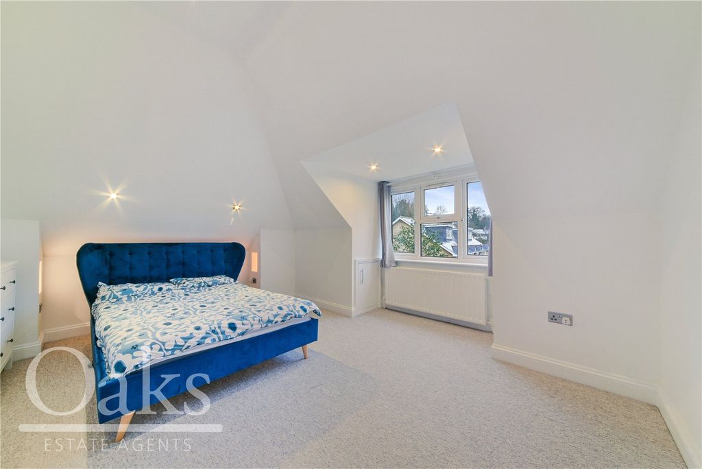 Property photo 3 of 8 Photo 1