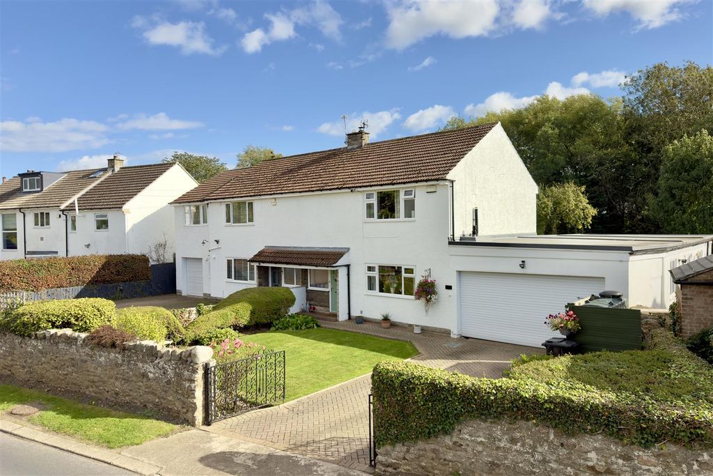Property photo 1 of 36
