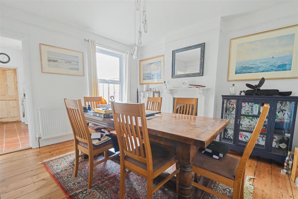Property photo 3 of 8 Dining Room.Jpg