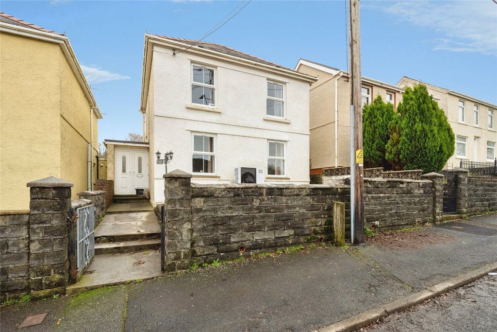 Property photo 1 of 18 Picture No. 20