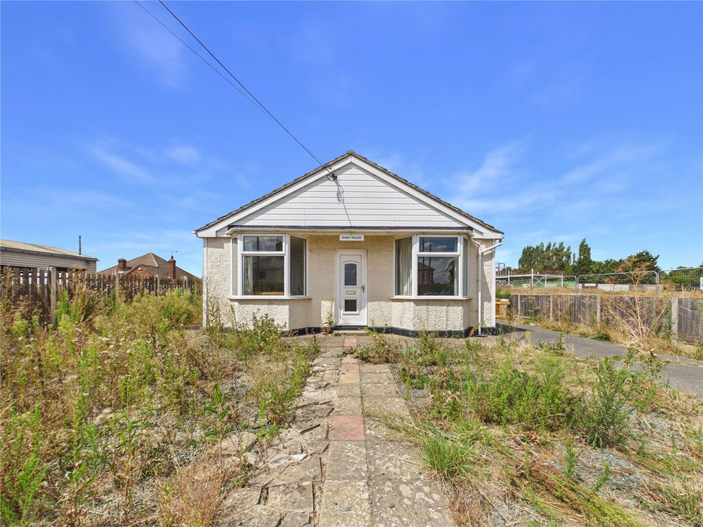 Property photo 1 of 11 Front