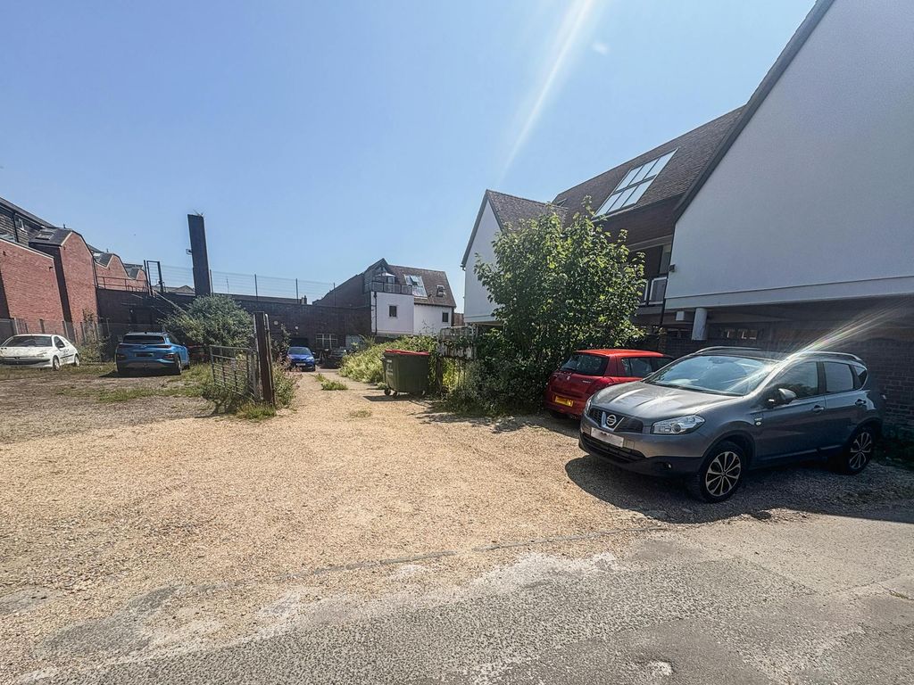 Property photo 3 of 5 8.Jpg