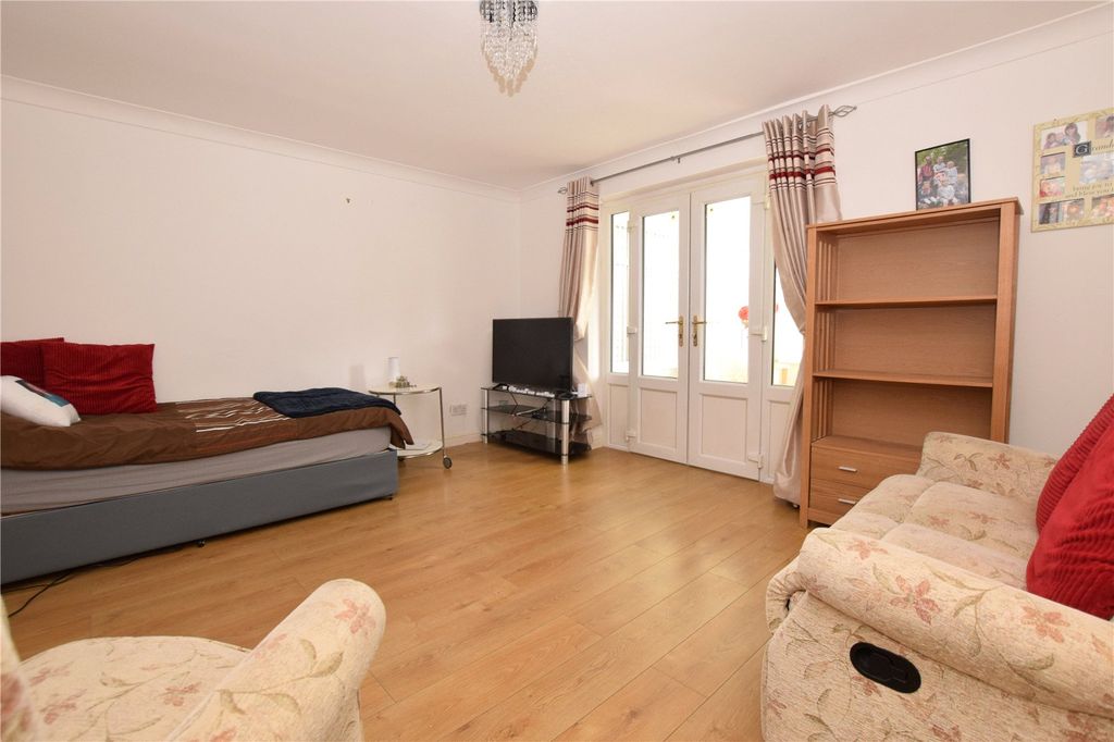 Property photo 1 of 12 Picture No. 18
