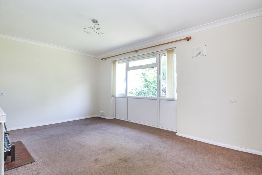 Property photo 2 of 16 Living Room