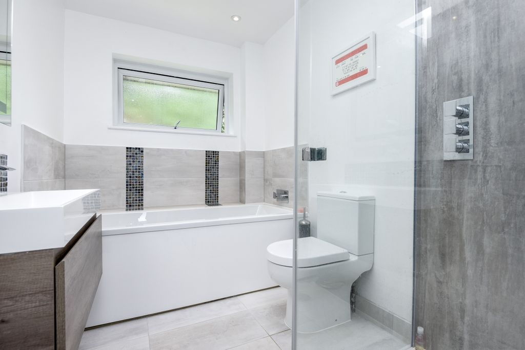 Property photo 3 of 10 207726 (2)