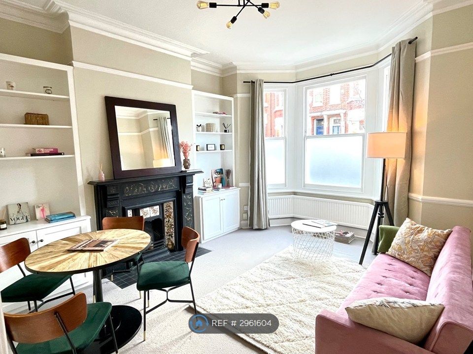 Property photo 1 of 16 Living Room