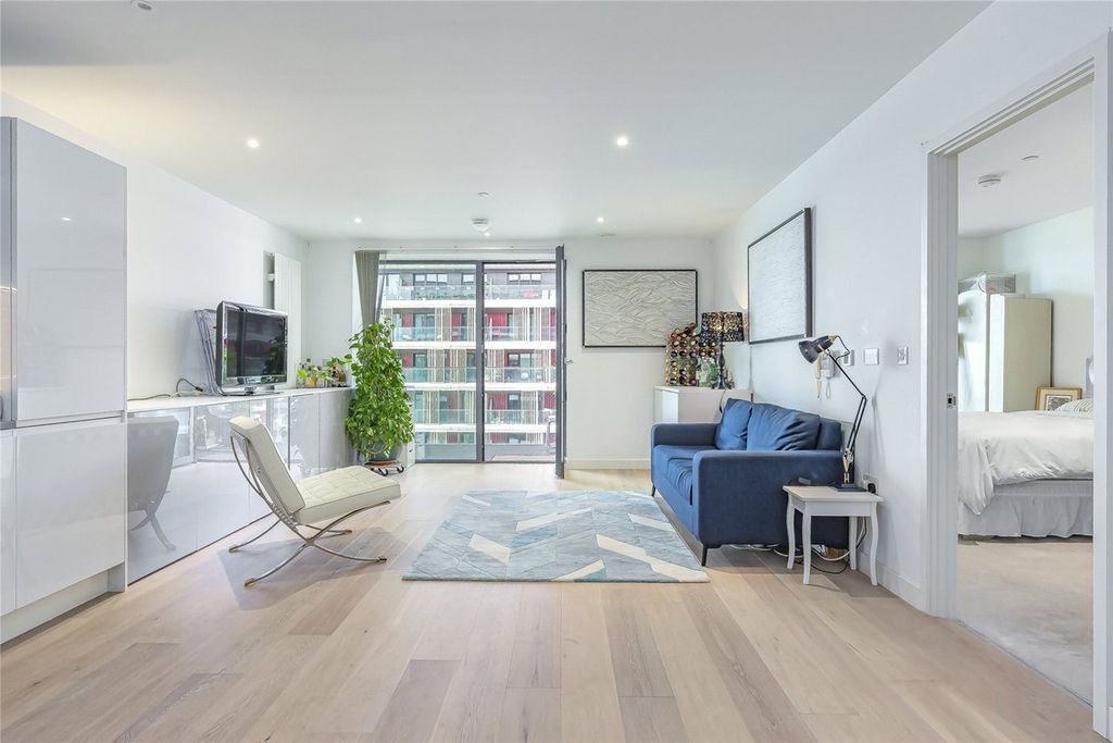 Property photo 2 of 13