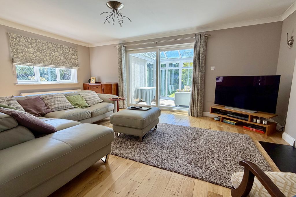 Property photo 2 of 27 Gallery