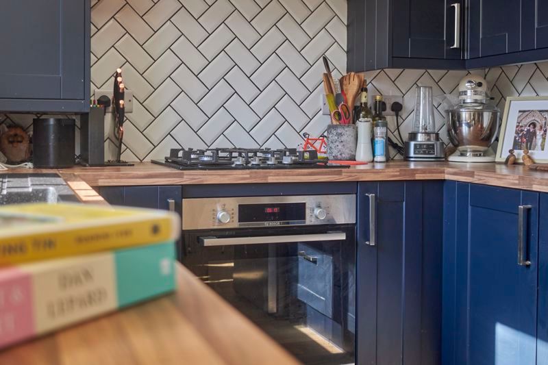 Property photo 3 of 16 Kitchen