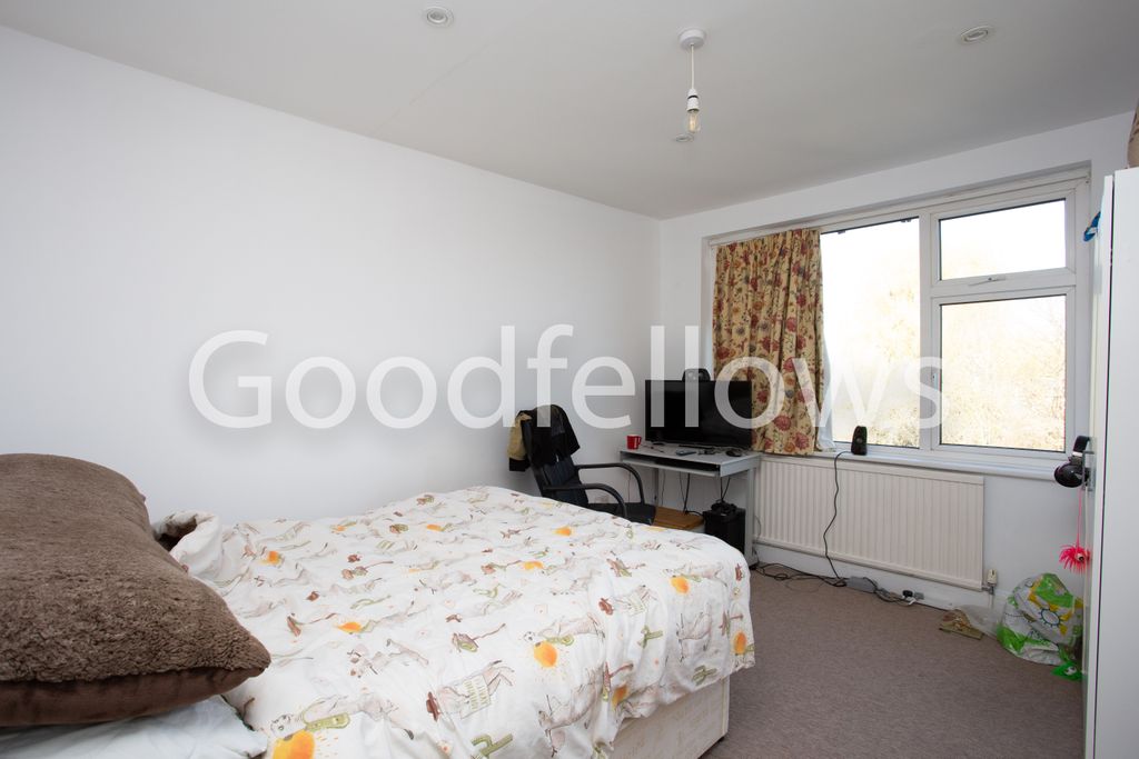 Property photo 2 of 13 278 Sutton Common Rd