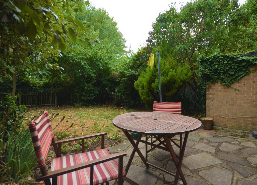 Property photo 3 of 7 Garden Edit